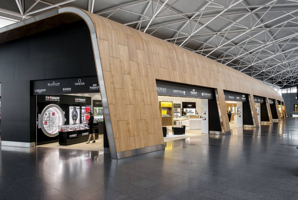 Hour passion-Montres-Boutique-Aéroport-Retail-présentoir montres-vitrine-comptoir-visuel-concept décoration-Swatch Group