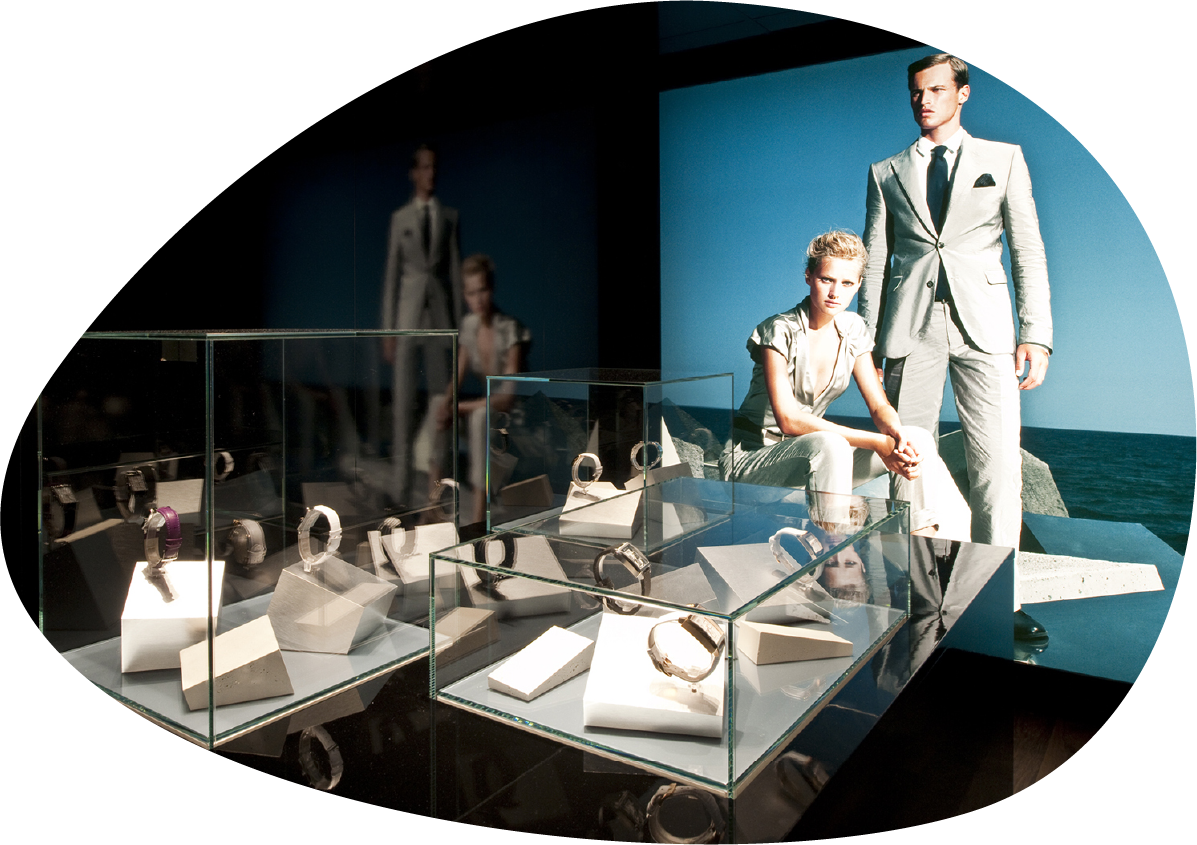 Hugo Boss-Stand-Bâle-Exposition-PLV montre-présentoir montre-animation vitrine-table vente
