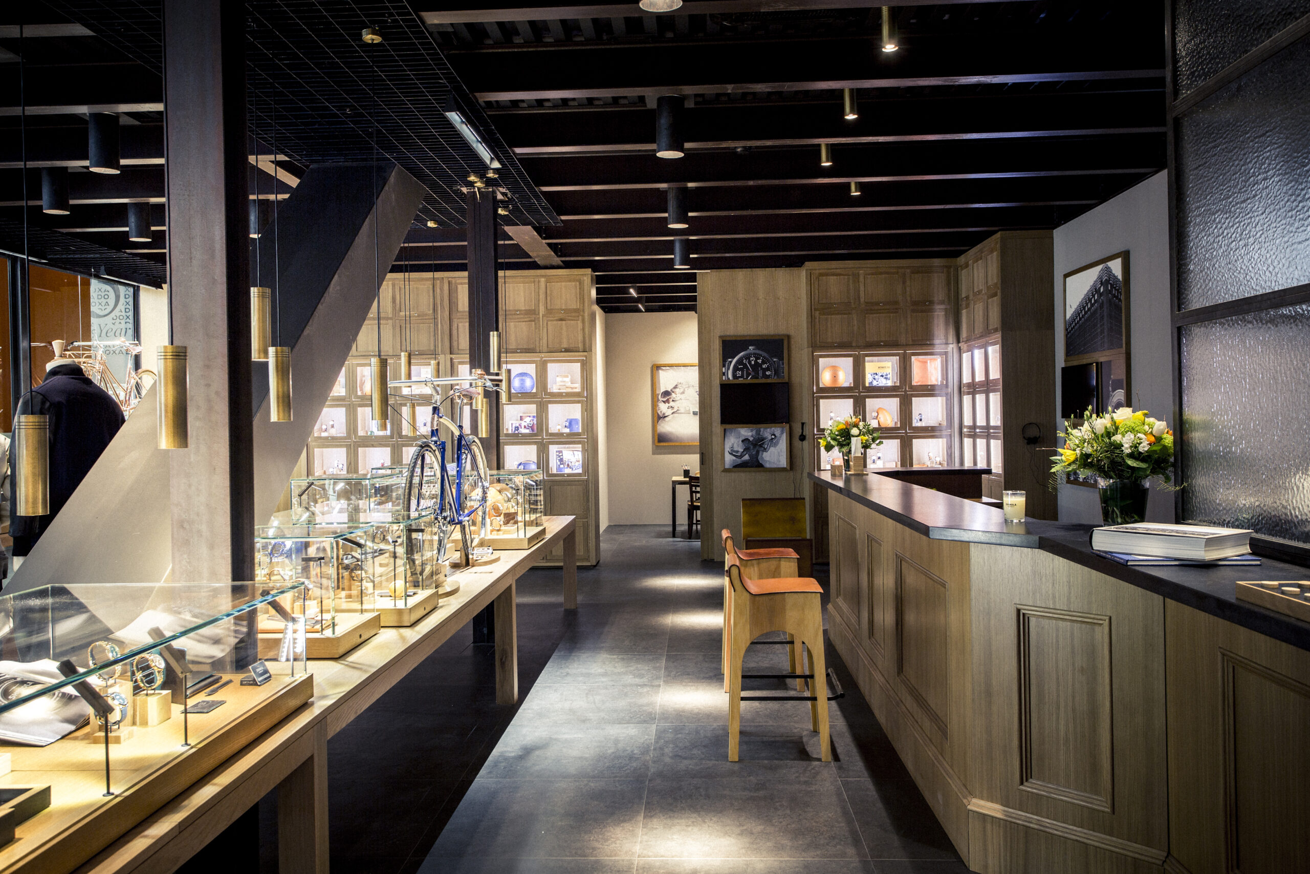 Shinola-Booth-Baselworld-exhibition-watch display-watch stand-counter-window-POS material